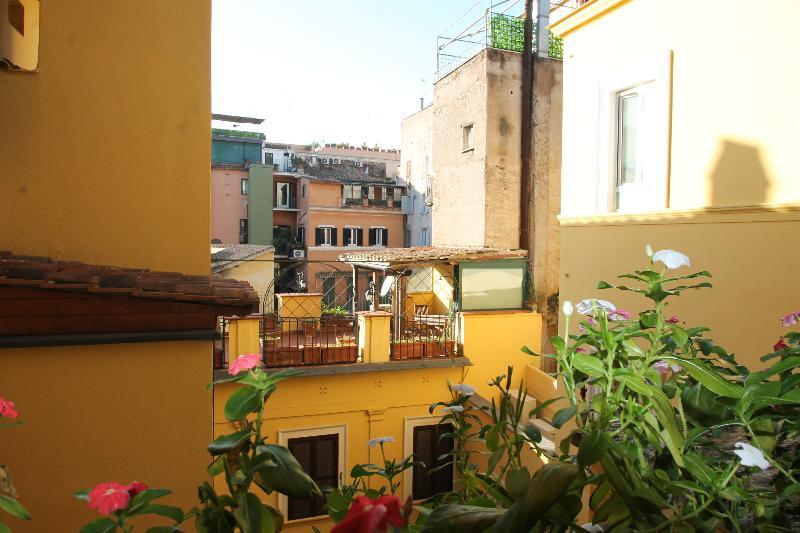 Magenta Campo Dei Fiori Rom